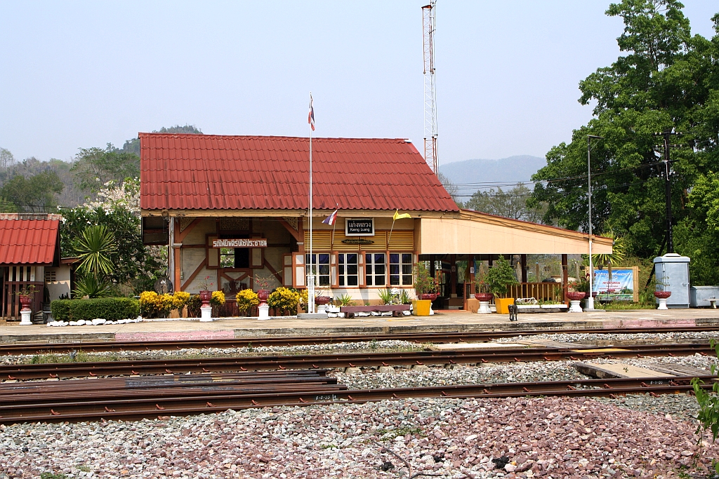 Bahnhofsgebäude der Kaeng Luang Station am 22.März 2025.