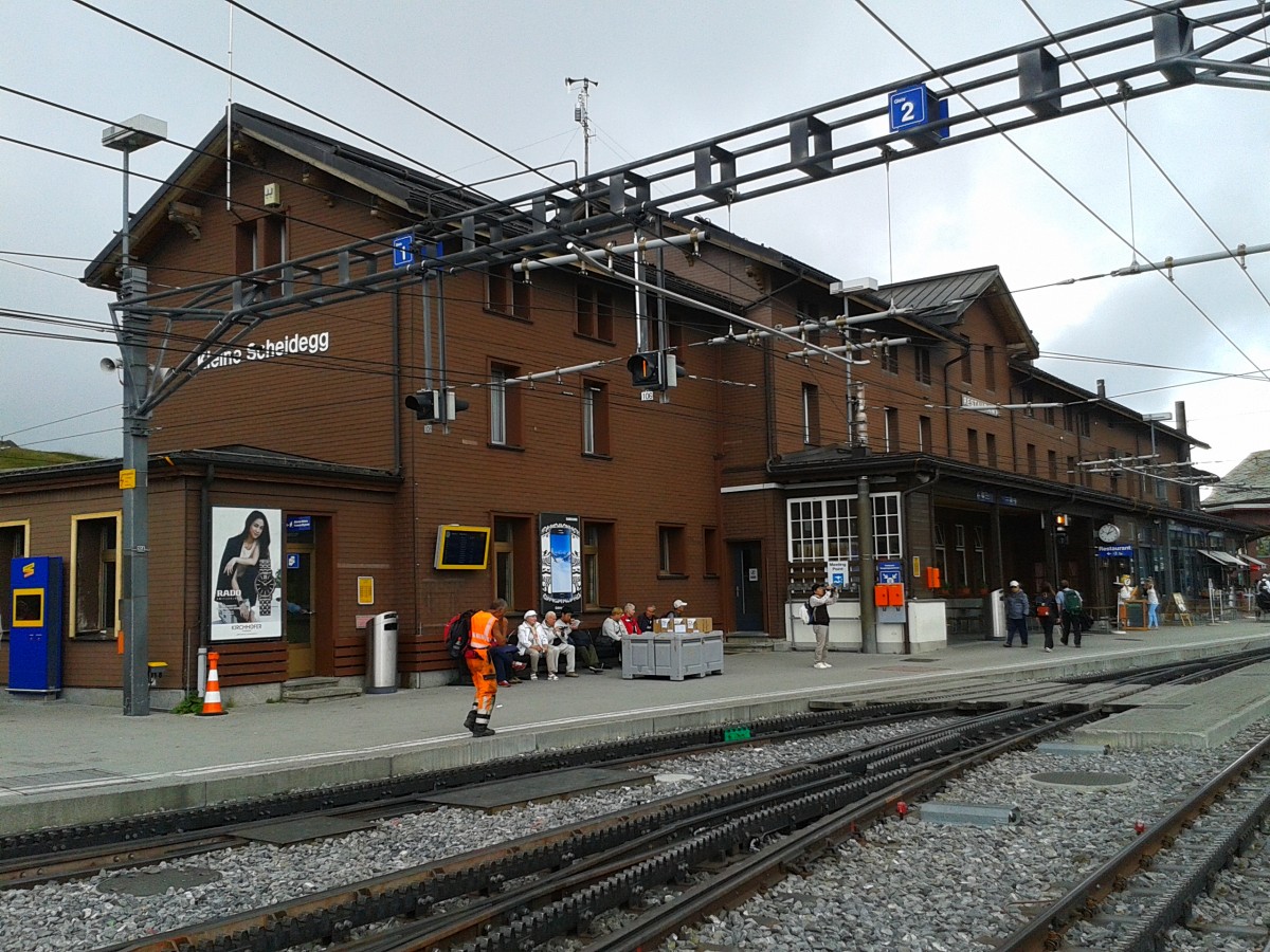 Bahnhofsgebäude von Kleine Scheidegg am 23.7.2015.
