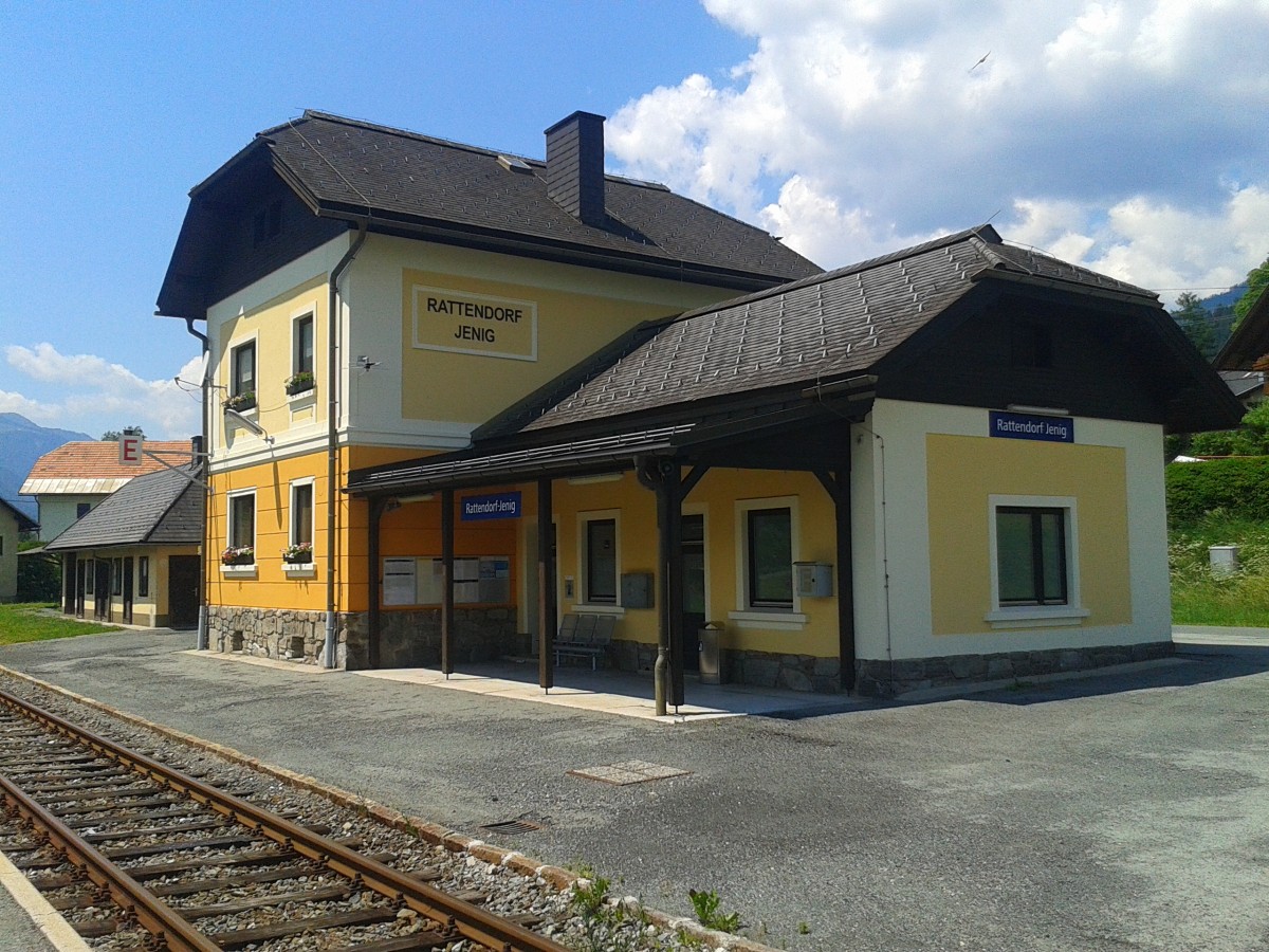 Bahnhofsgebäude von Rattendorf-Jenig am 7.6.2015