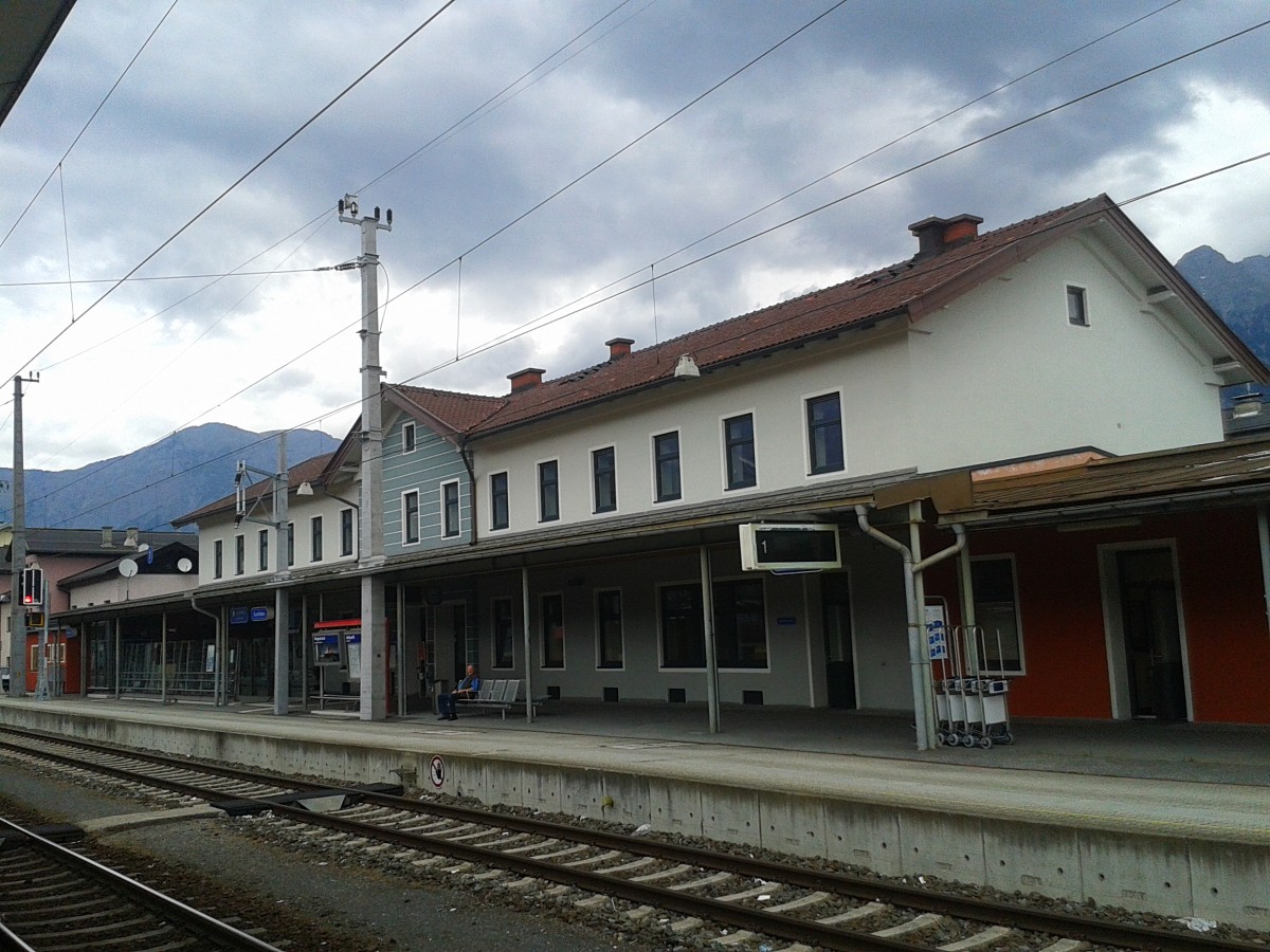 Bahnhofsgebäude von Saalfelden am 28.6.2015