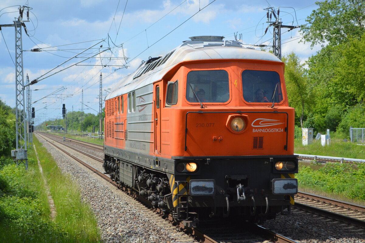 Bahnlogistik24 GmbH, Dresden mit  230 077  (NVR:  92 80 1230 077-0 D-BLC ) am 25.05.22 Durchfahrt Bf. Berlin Hohenschönhausen.