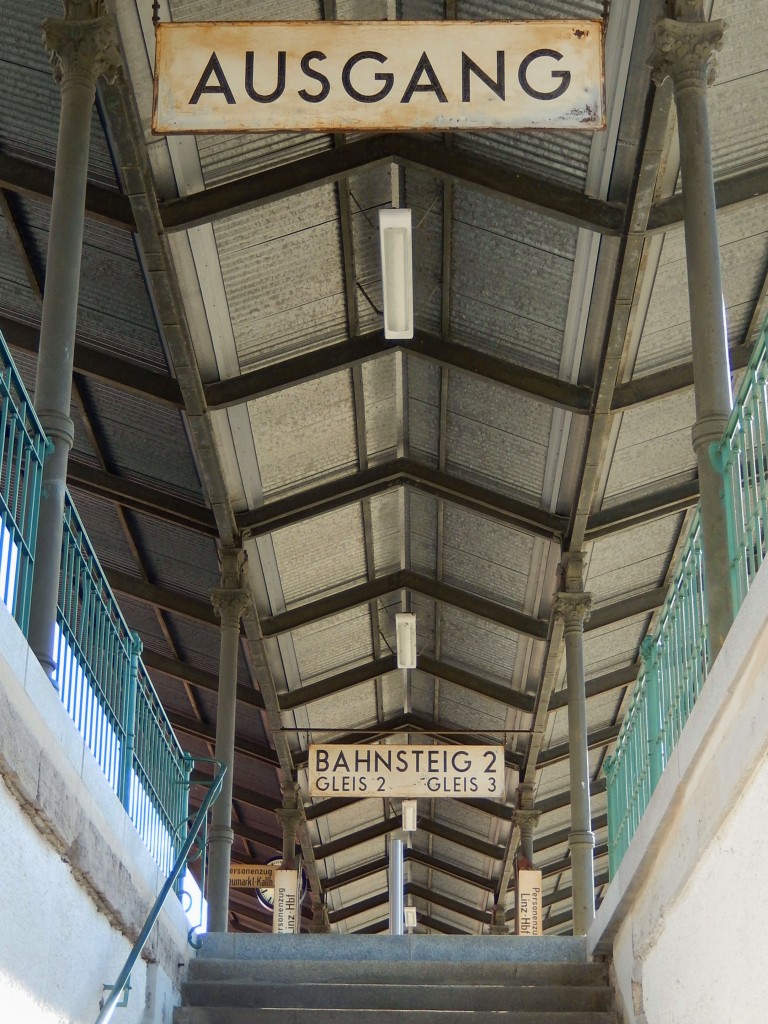Bahnsteig-Impression von Simbach/Inn; 150508