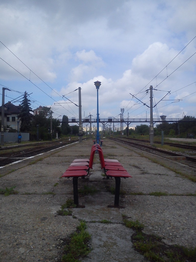 Bahnsteig im Ostbahnhof Bukarest (Bucuresti Obor). Foto vom 17.05.2014.