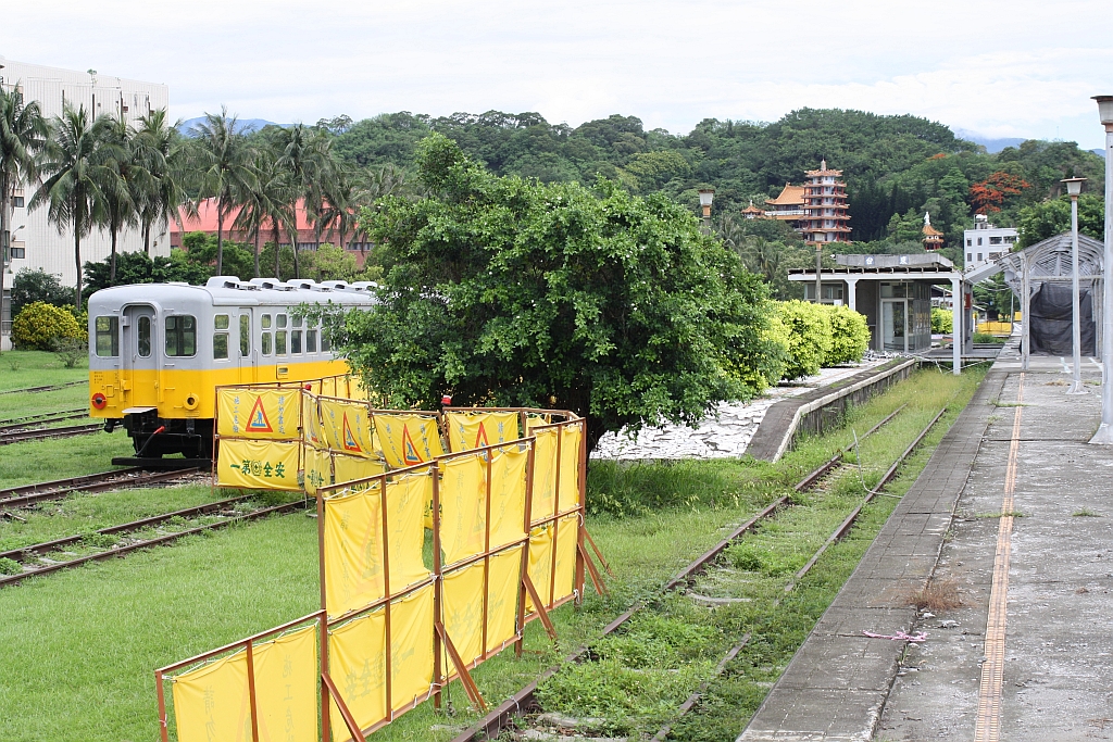 Bahnsteiganlage der alten, aufgelassenen Taitung Station am 09.Juni 2014.