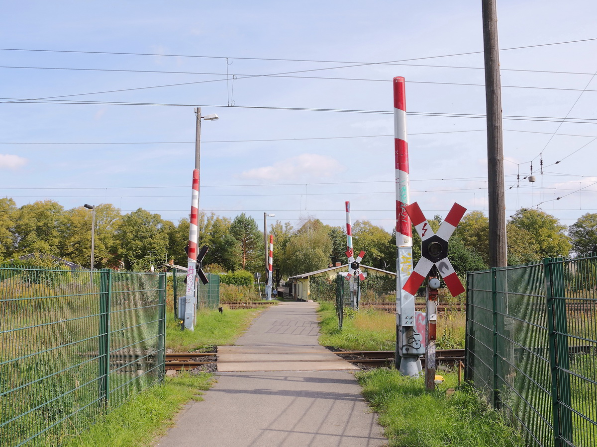 Bahnübergänge  auf dem Tunnelweg zwischen Moselstraße und Erich-Klausner-Strasse in Blankenfelde am 28. September 2014.