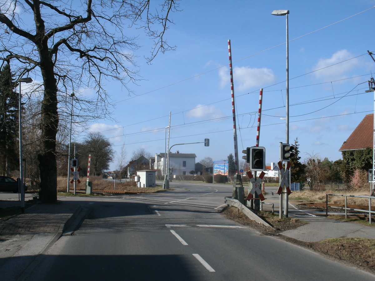 Bahnübergang am Bahnhof Ribnitz Damgarten Ost am 23.Februar 2014.