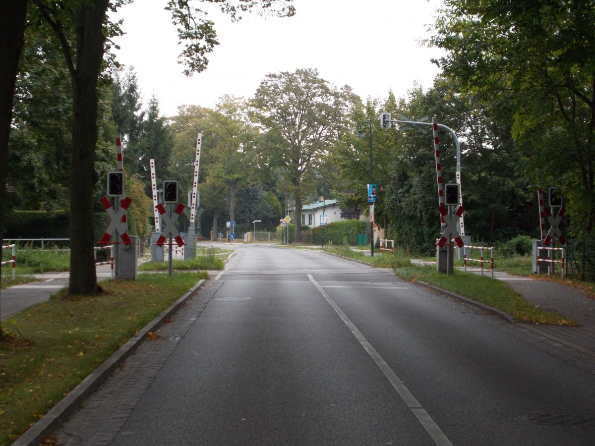 Bahnübergang an der Strecke zum Zementwerk Rüdersdorf(b.Berlin) in Petershagen am 14.September 2014.