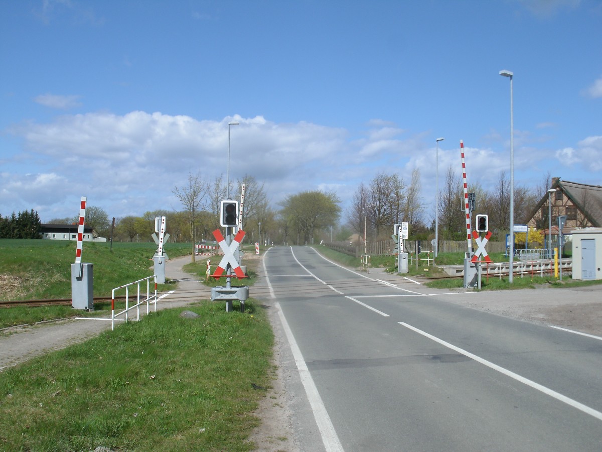 Bahnübergang in Bannemin Mölchschow(Insel Usedom) am 13.April 2014.