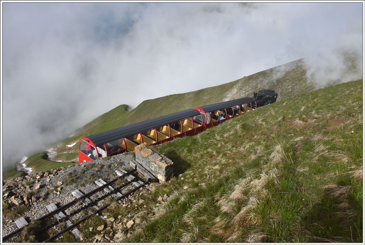 Bald ist es geschafft, die Station über dem Abgrund ist erreicht. (20.06.2016)