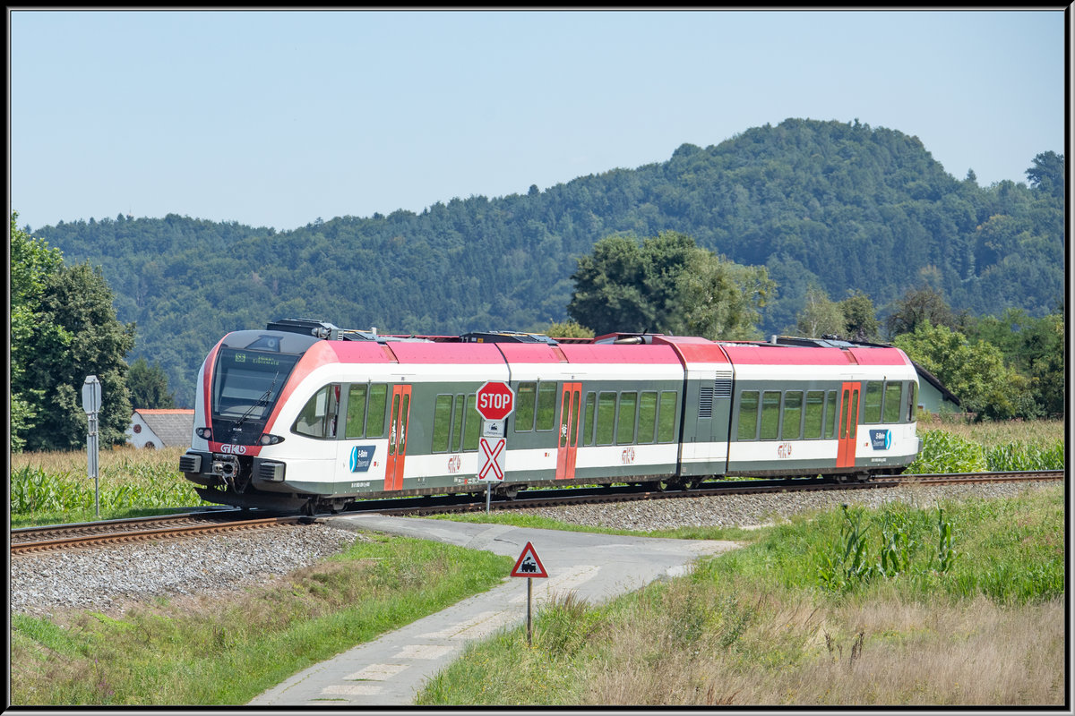 Bald Geschichte . 
Der Bahnübergang bei Dietmannsdorf der mir so einige Bilder bescherte. 
September 2019