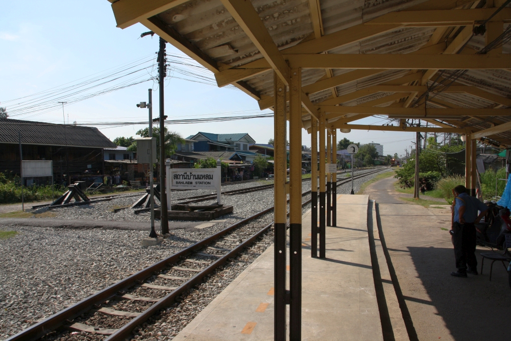 Ban Laem Station am 20.November 2019.