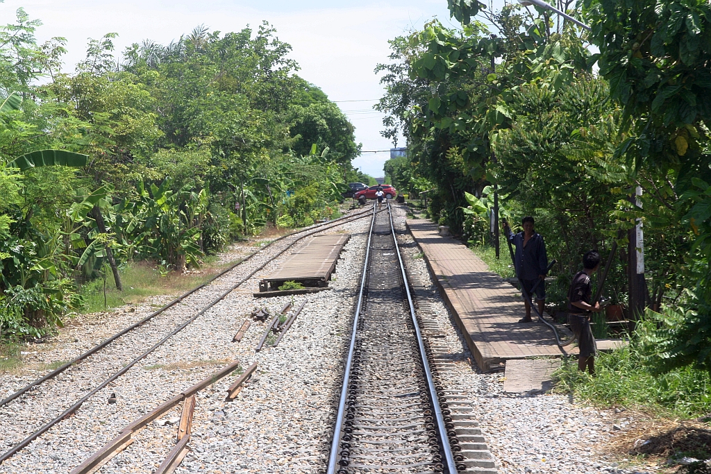 Bang Nam Chuet Station am 04.Juni 2018, aufgenommen vom letzten Wagen des ORD 4324 (Mahachai - Wongwian Yai).