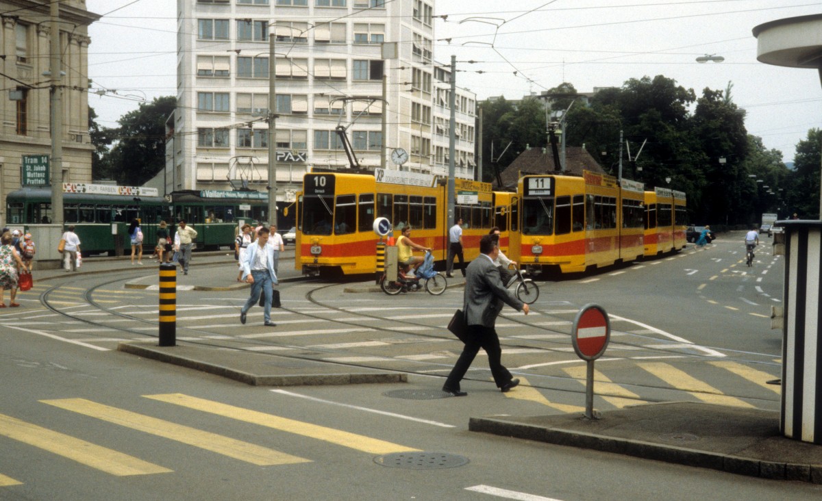 Basel BLT Tram 10 / Tram 11 (Be 4/6 / Be 4/6) Aeschenplatz im Juli 1988.