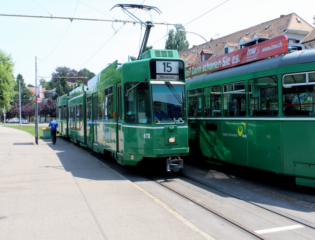 Basel BVB Tram 15 (SWP/SIG/ABB/Siemens Be 4/6S 676) Bruderholz am 3. Juli 2015.