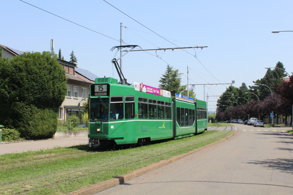 Basel BVB Tram 15 (SWP/SIG/ABB/Siemens Be 4/6S 665) Bruderholz am 3. Juli 2015.