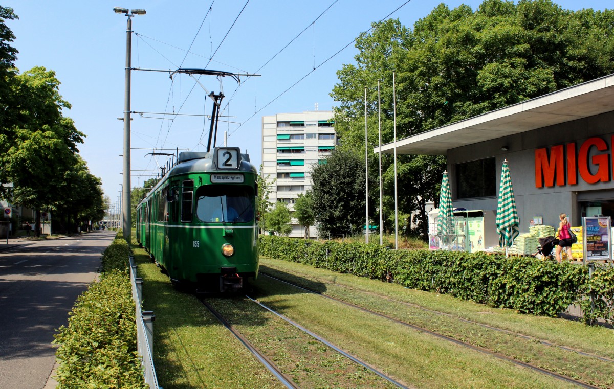 Basel BVB Tram 2 (DÜWAG Be 4/6 655) Riehenstrasse / Eglisee am 6. Juli 2015.