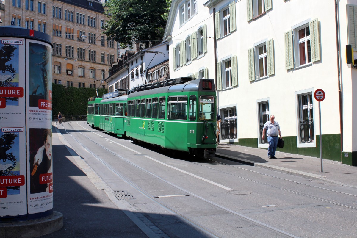 Basel BVB Tram 3 (SWP/BBC/Siemens Be 4/4 470 + FFA/SWP B 1485 + SWP/SIG/BBC/Siemens Be 4/4 482) Kohlenberg (Hst. Barfüsserplatz) am 6. Juli 2015.