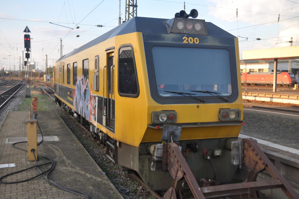 BASEL (Kanton Basel-Stadt), 01.10.2014, Messtriebwagen Sperry 200 auf einem Abstellgleis im Badischen Bahnhof