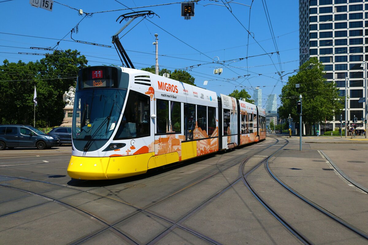 Baselland Transport Stadler Tango Be6/10 am 11.07.23 in Basel SBB