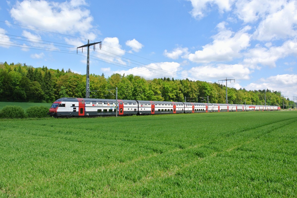 Bauarbeiten NBS; alle Zge werden via Stammstrecke Olten-Burgdorf-Bern umgeleitet: Bt 50 85 26-94 923-7 an der Spitze des IC 822 zwischen Lyssach und Hindelbank, 17.05.2014.