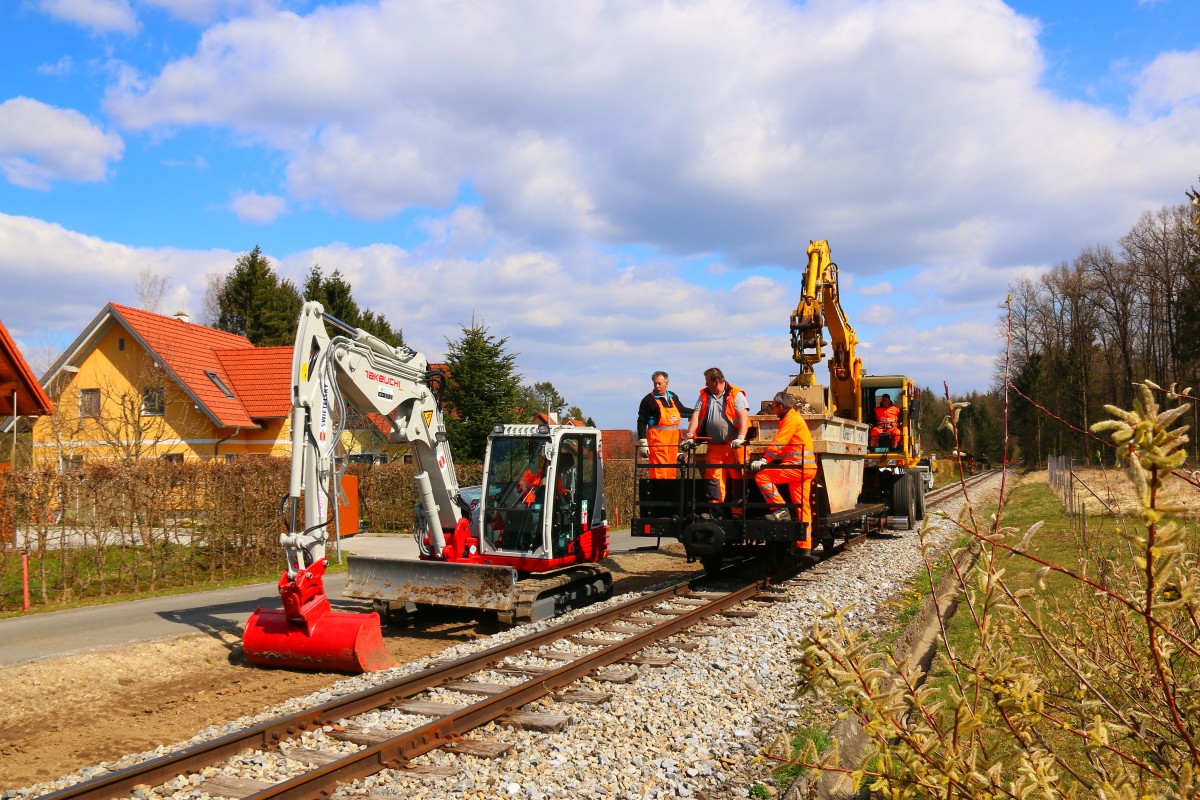 Bauen wie bei der  Groߥn  Bahn.
Bei Kilometer 10 bekommt der Flascherlzug einen neuen Fahrweg. 7.04.2015