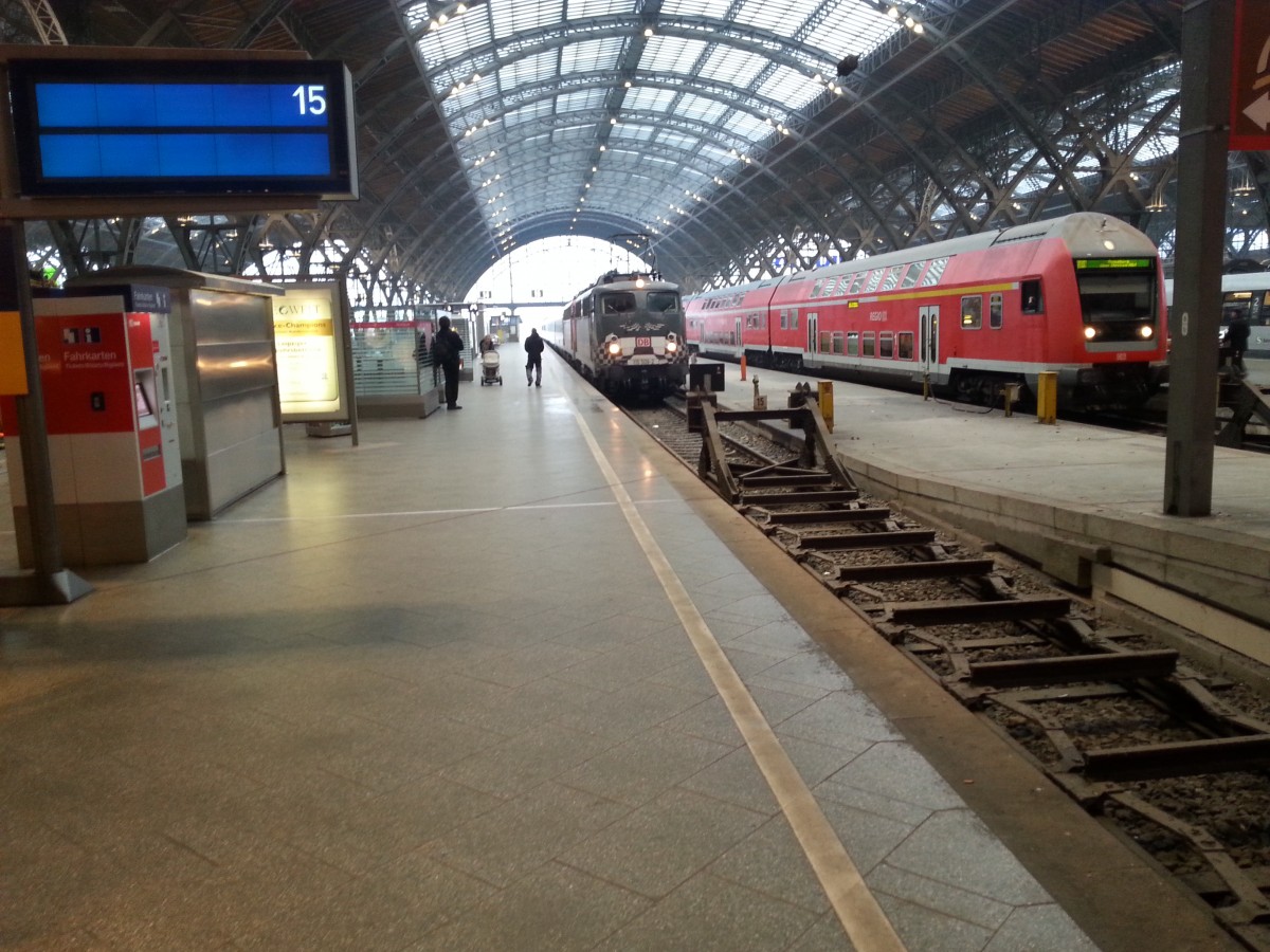 Baureihe 115 im Leipziger Hauptbahnhof am 10.12.2013.