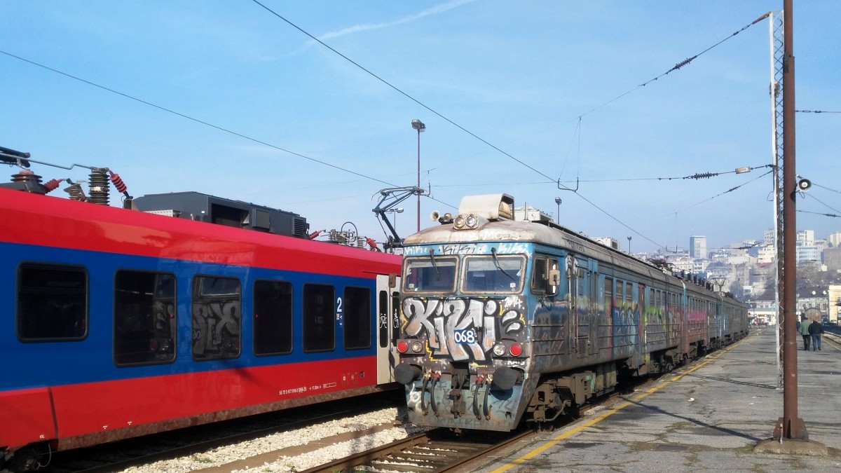 Baureihe 412 der Serbischen Eisenbahnen (ŽS), aufgenommen im Januar 2016 im Hauptbahnhof von Belgrad.