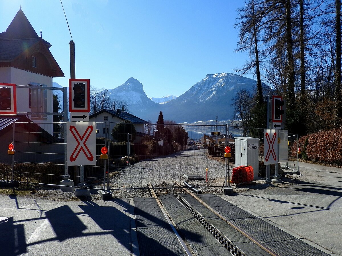Baustellenaufnahme bei EK km0,260 mit fehlendem Gleis bis Talstation der Schafbergbahn; 220309