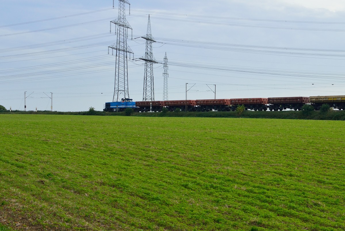 Bauzug steht auf der Kbs 465 bei Pulheim am Freitag den 4.10.2013