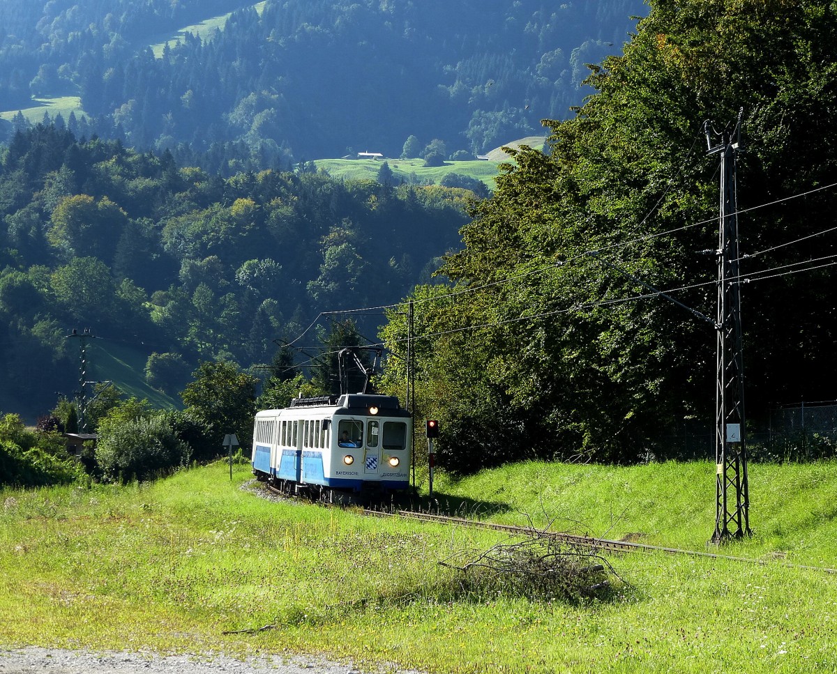 Bayerische Zugspitzbahn, kurz vor der Einfahrt in den Bahnhof Garmisch, Aug.2014