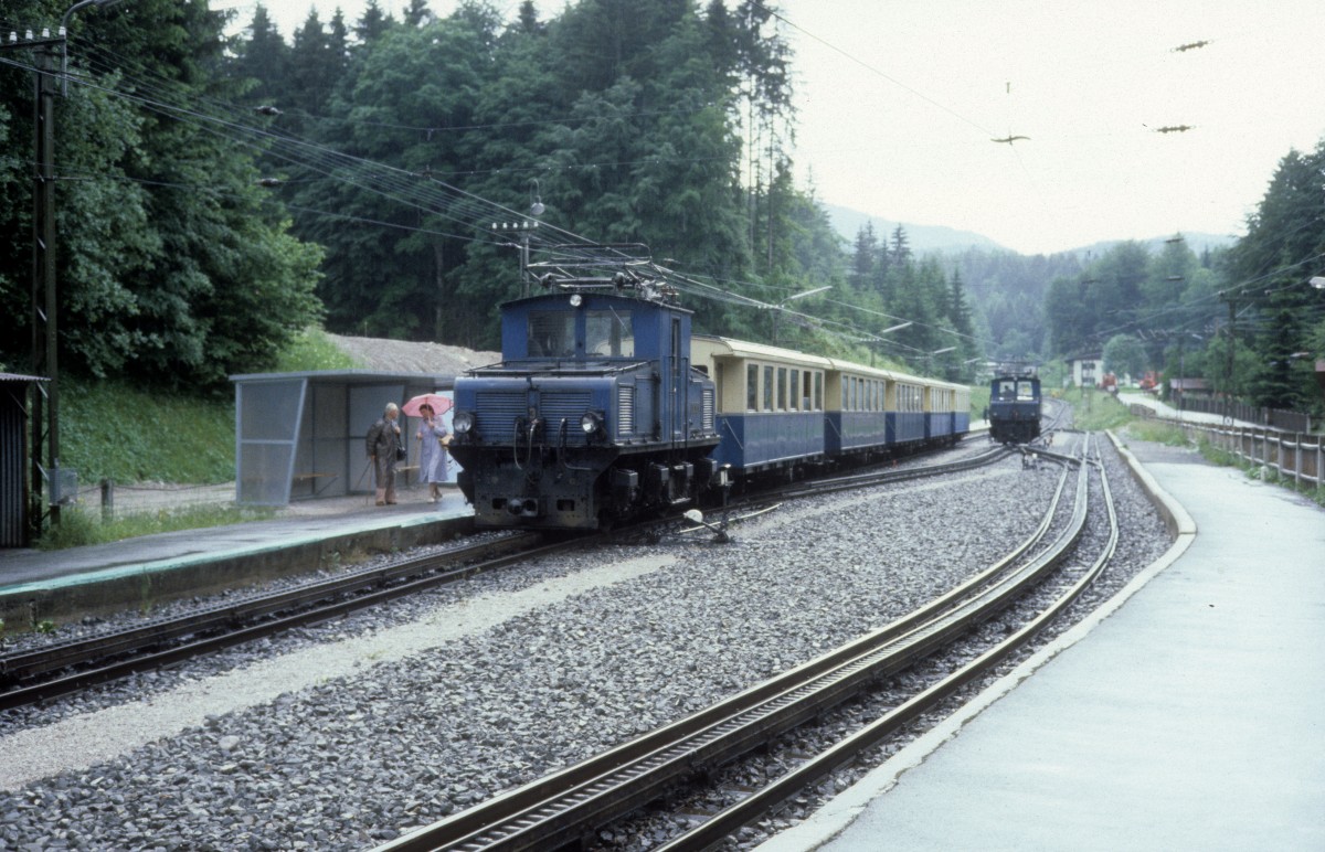 Bayerische Zugspitzbahn: Tallok mit Personenwagen Bahnhof Grainau-Badersee am 26. Juni 1980.