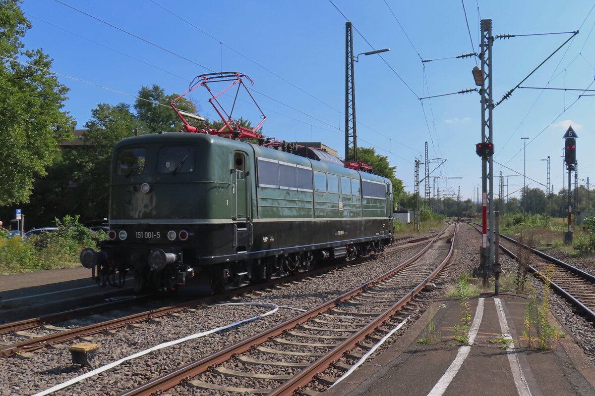 BayernBahn 151 001 steht am 15 September 2023 w:ahrend die Märklintage in Göppingen.