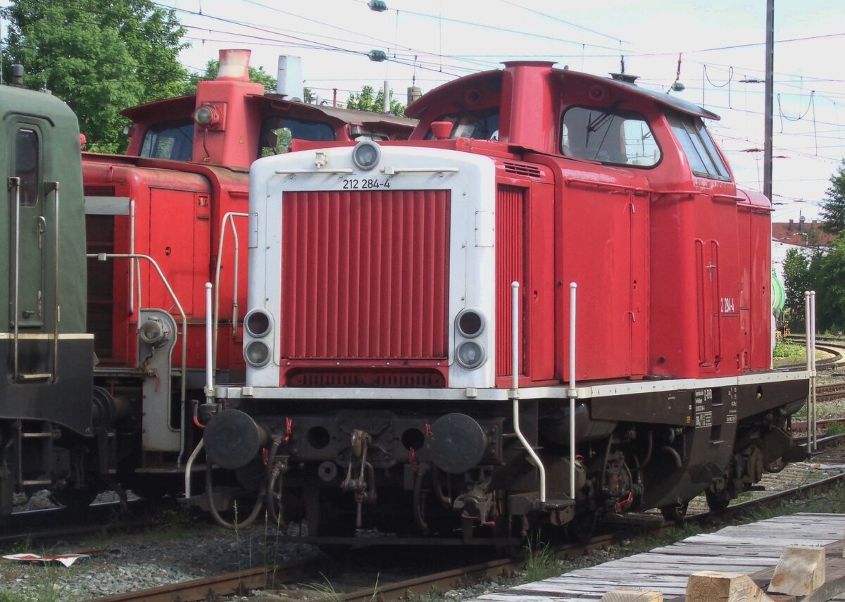 Bayernbahn 212 284 steht am 1 Juni 2019 in Nördlingen.