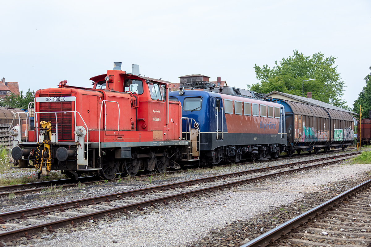 BayernBahn,  362 888-0 + 139 287-7, 24.07.2021, Wassertrüdingen - Bahnhof