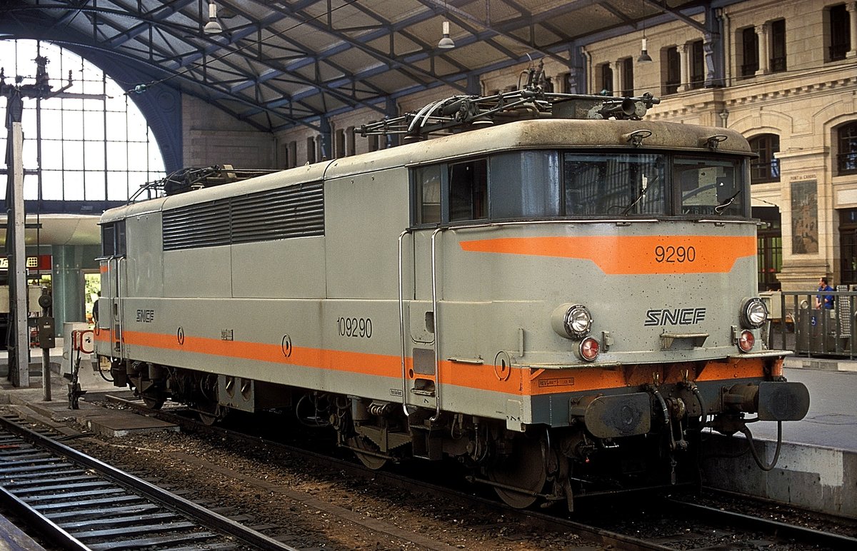  BB-9290  Tours  07.04.99