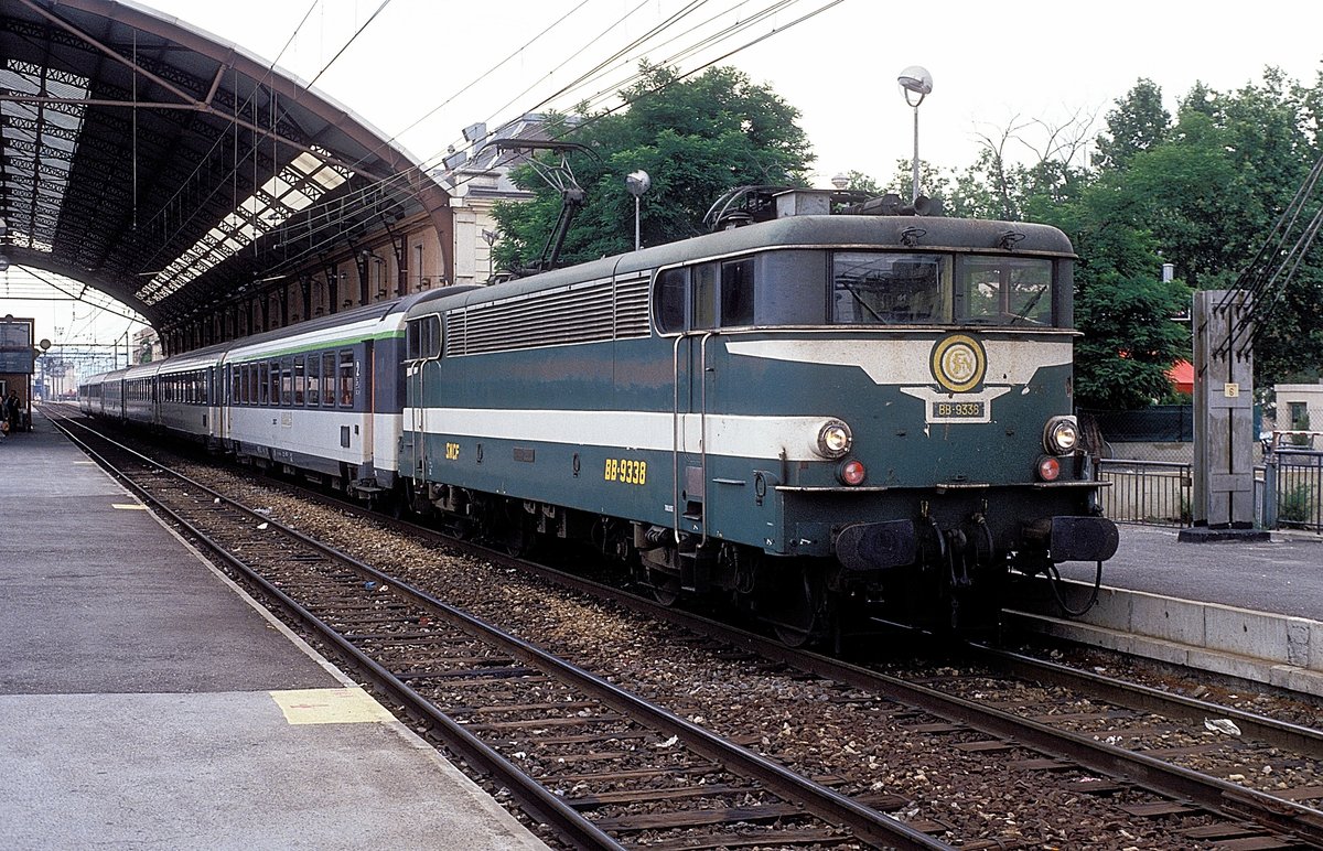 BB-9338  Avignon  12.06.90