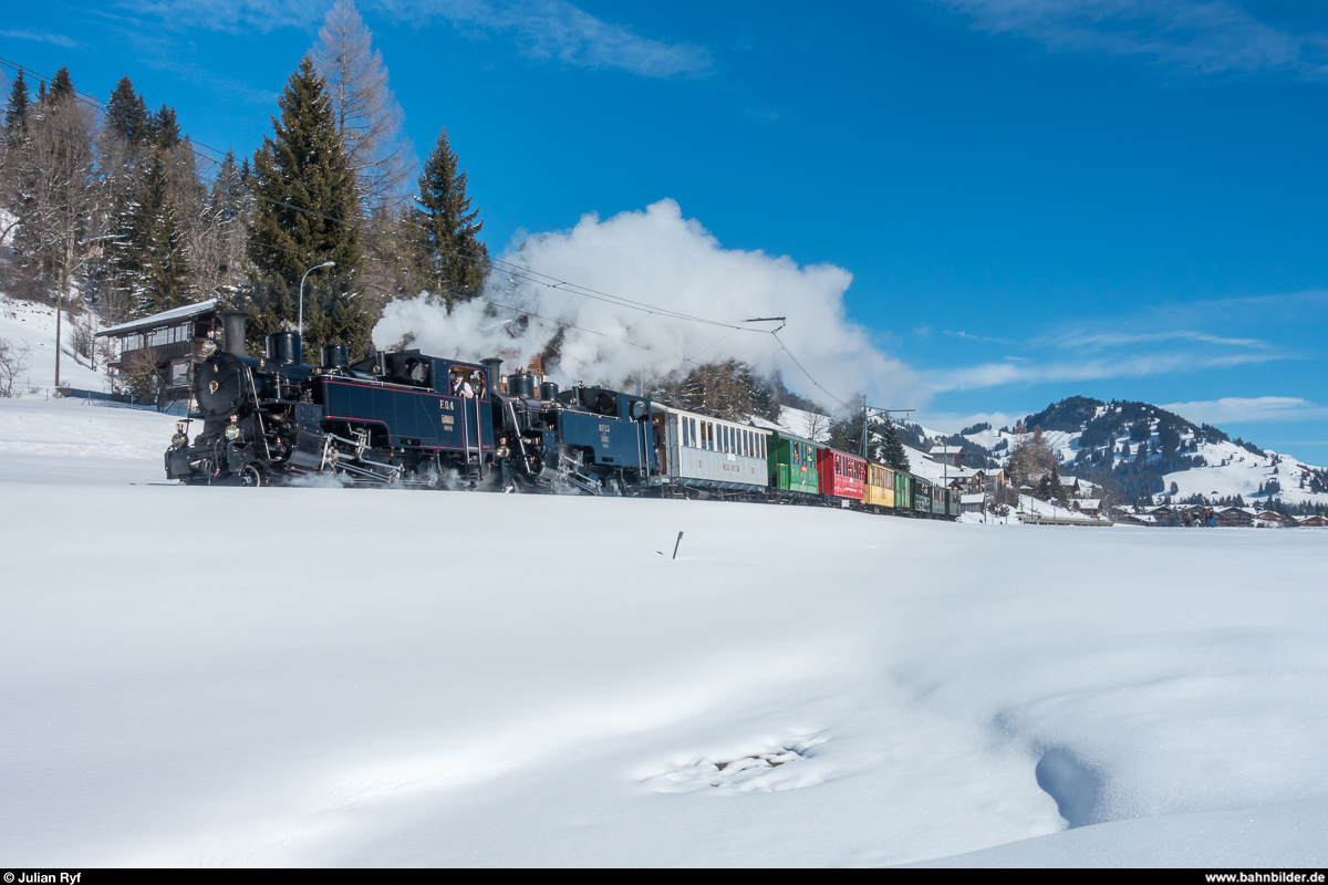BC Winterdampffahrt Zweisimmen - Montreux am 4. März 2018 mit den HG 3/4 FO 4 und BFD 3.<br>
Zwischen Saanenmöser und Schönried beim Scheitelpunkt der Strecke.