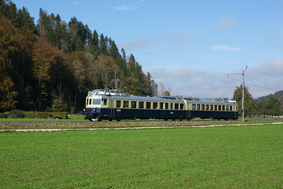 BCFe 4/6 736 befindet sich am 12.10.2014 bei Wila.