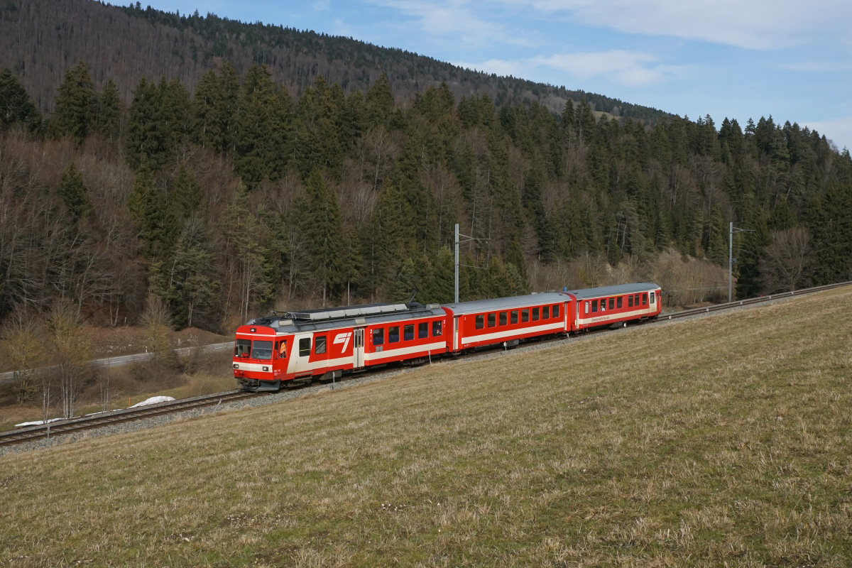 BDe 4/4 II 611 nähert sich am 23.02.2017 Tramelan.