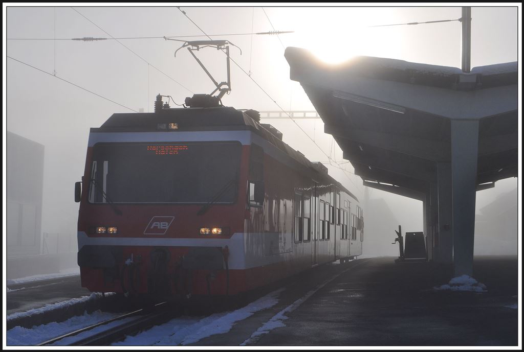 BDeh 3/6 25 in Heiden, das genau auf der Nebelgrenze liegt. (03.12.2013)