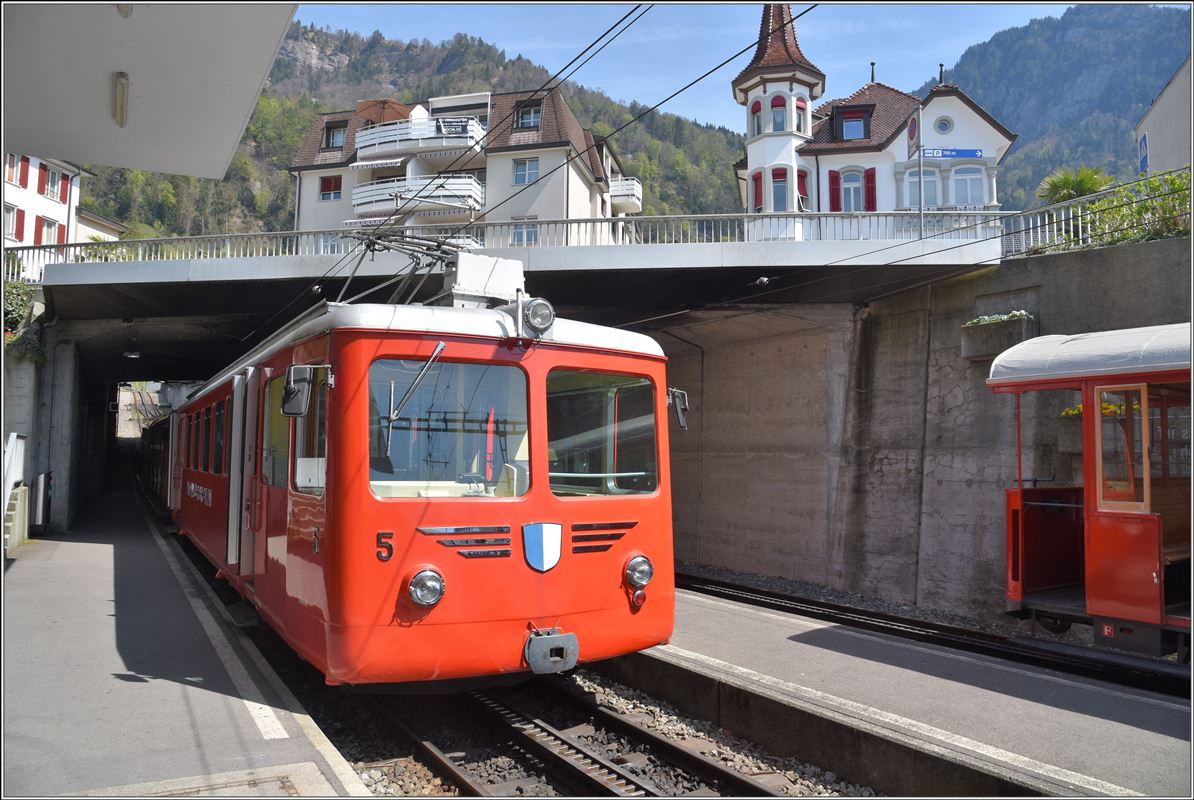 BDeh 4/4 5 in Vitznau. (20.04.2018)