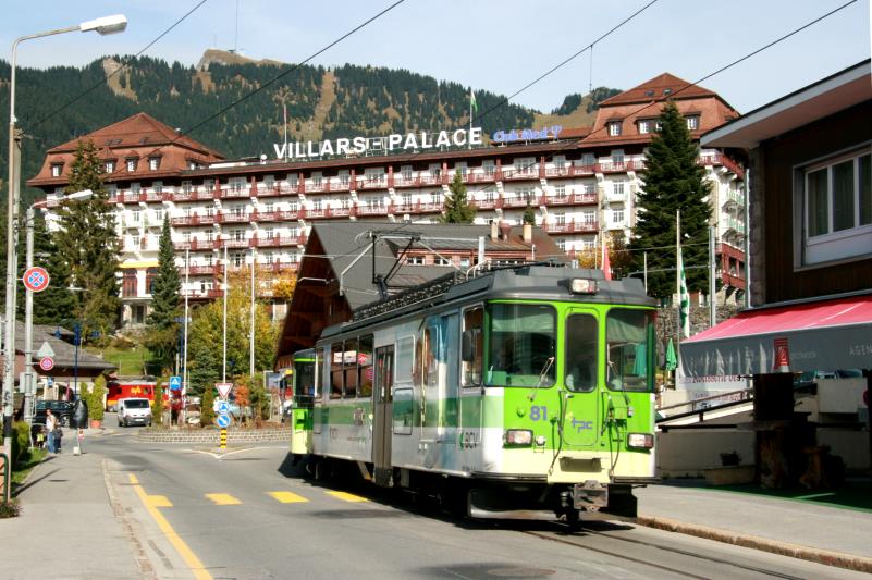 BDeh 4/4 81 verlsst Villars-sur-Ollon auf Talfahrt nach Bex; 25.10.2013