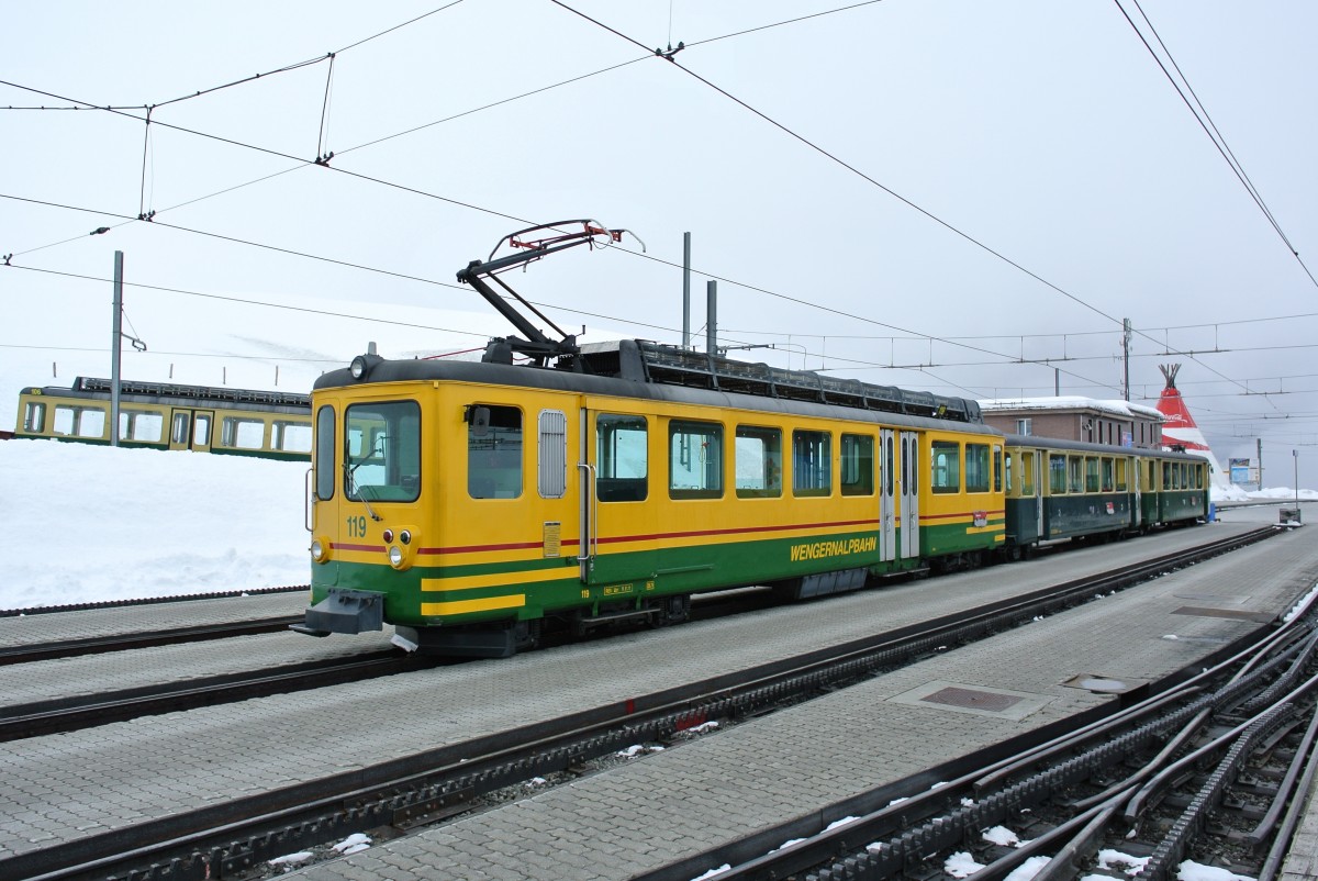 BDeh 4/4 Pendel 119 in Kleine Scheidegg, 29.04.2014.