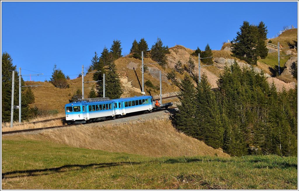 BDhe 2/4 14 zwischen Rigi Kulm und Staffel. (18.11.2015)