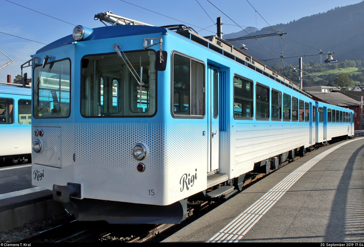 BDhe 4/4 15 der Arth-Rigi-Bahn (ARB | Rigi Bahnen AG) ist im Bahnhof Arth-Goldau (CH) abgestellt.
[20.9.2019 | 17:04 Uhr]