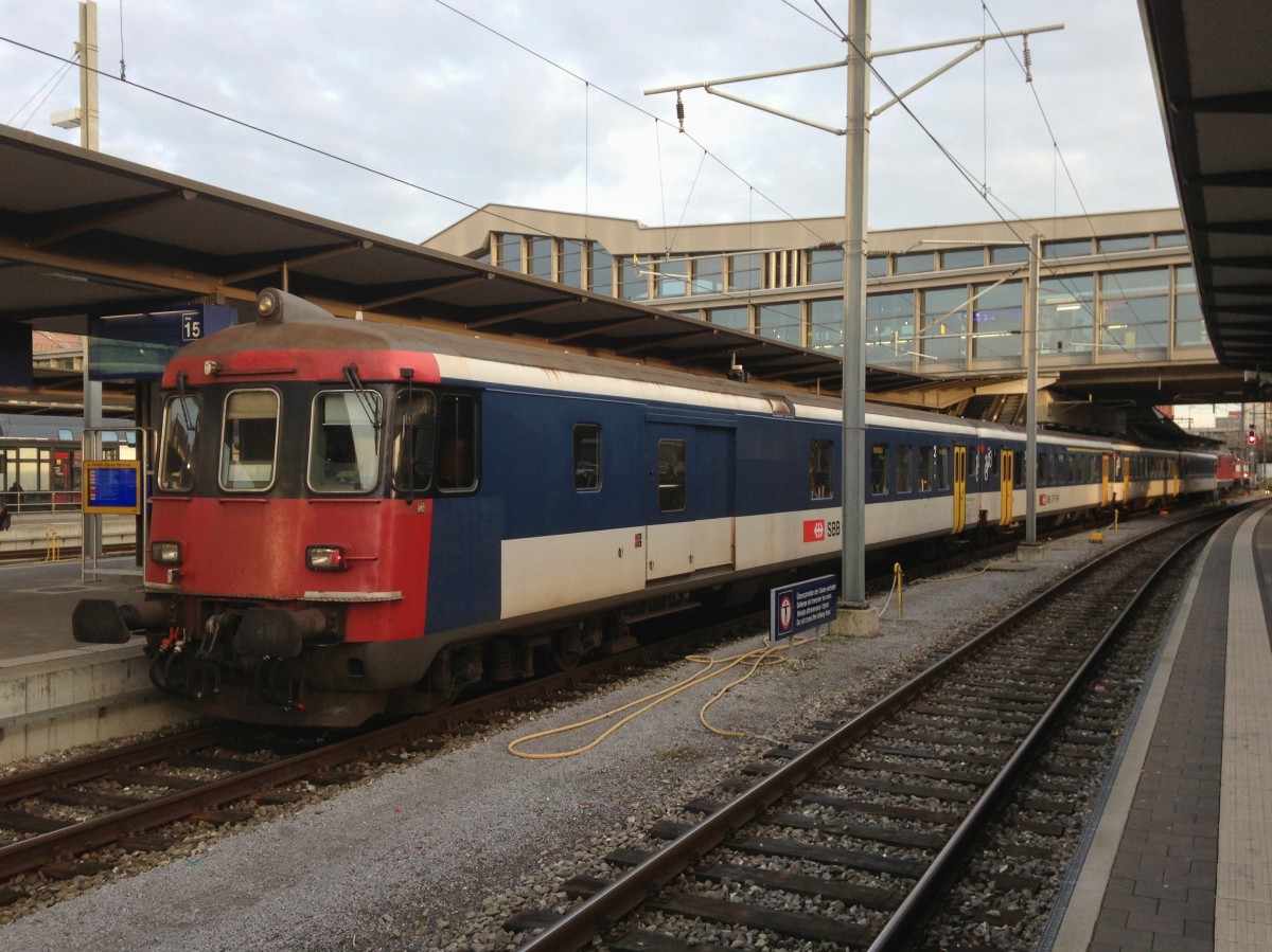 BDt EWII 50 85 82-33 919-0 am Schluss der S 17075 in Basel SBB, 29.01.2014.