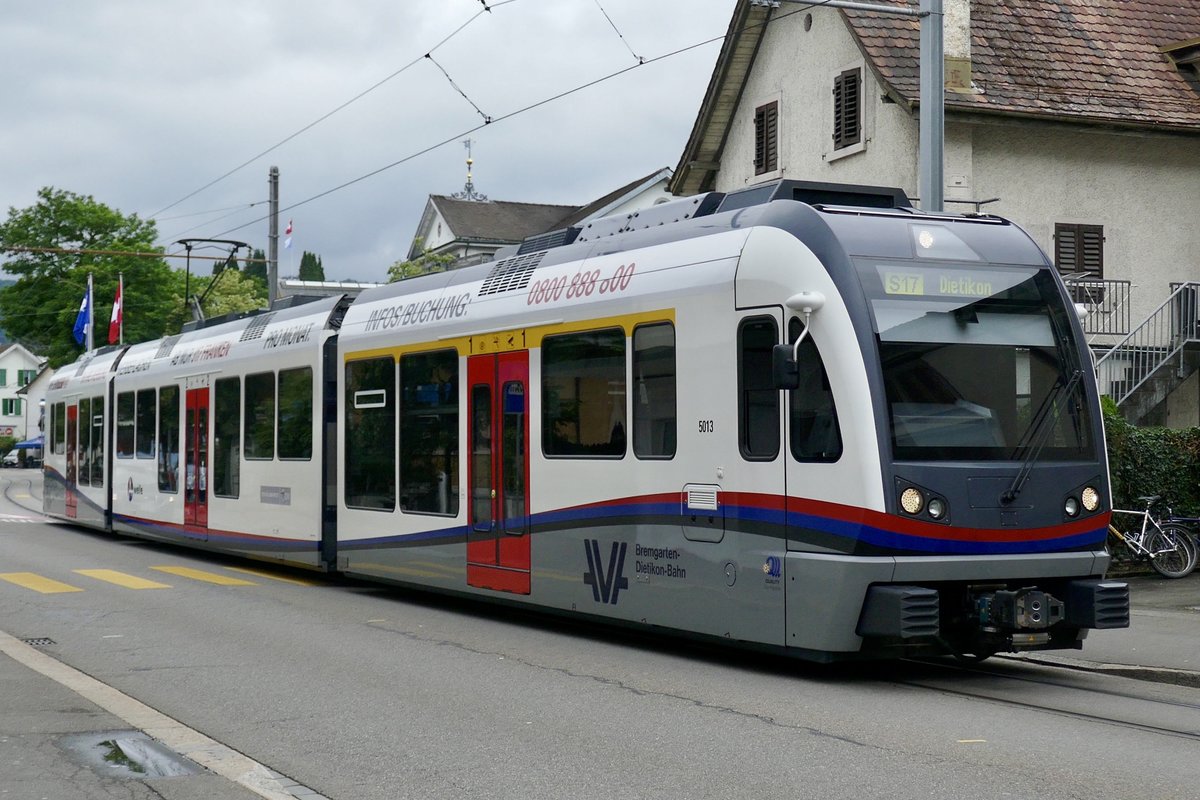 BDWM ABe 4/8 5013 am 9.6.20 in der Stadt Dietikon kurz vor dem Bahnhof.