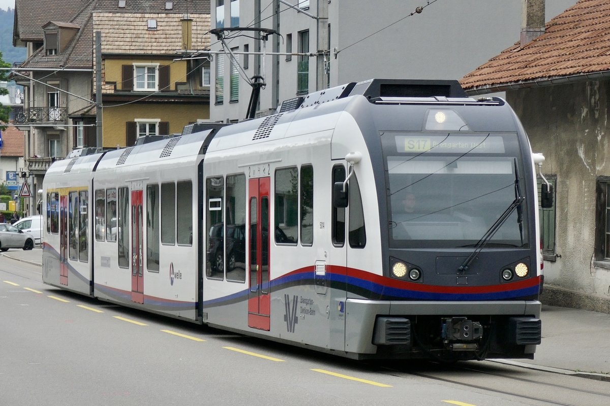 BDWM ABe 4/8 5014 am 9.6.20 bei der Haltestelle Dietikon Schöneggstrasse.