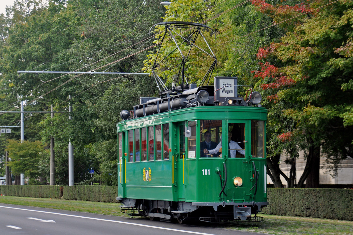 Be 2/2 181, auf einer Extrafahrt, fährt Richtung Haltestelle Aeschenplatz. Die Aufnahme stammt vom 17.09.2017.