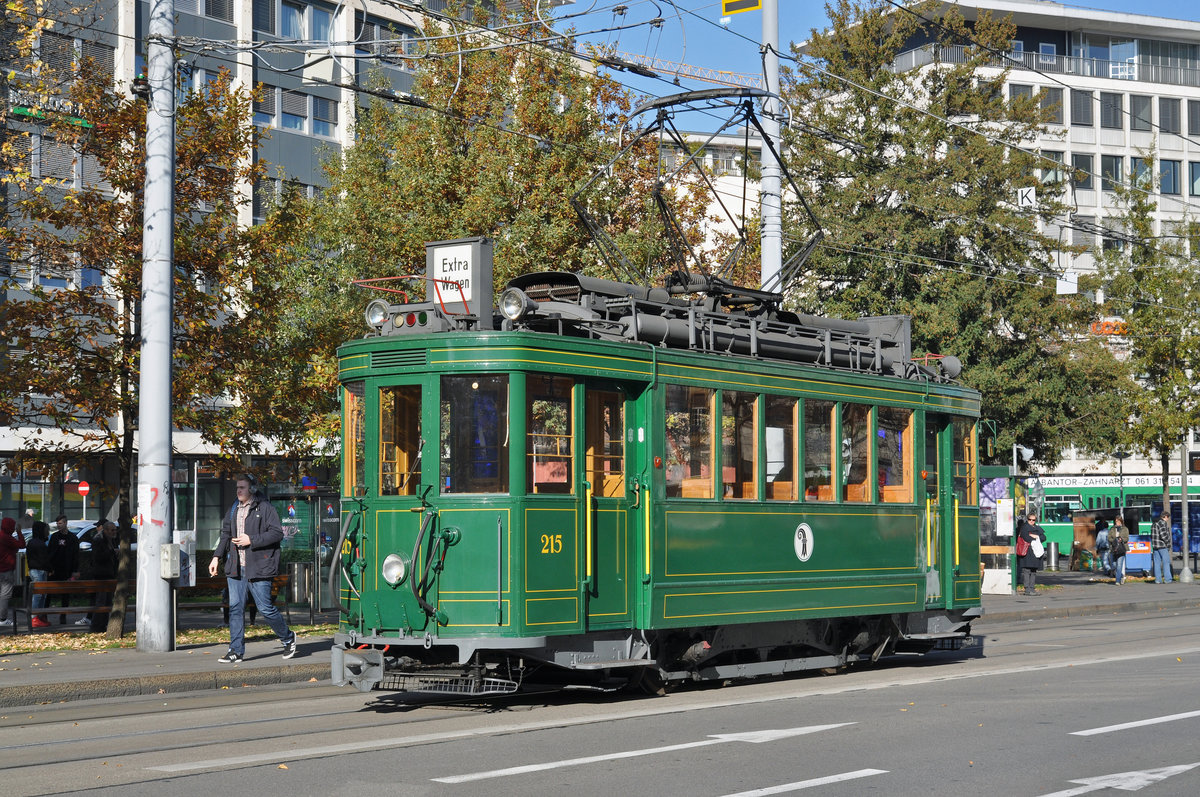 Be 2/2 215, auf einer Extrafahrt am Aeschenplatz. Die Aufnahme stammt vom 07.11.2015.